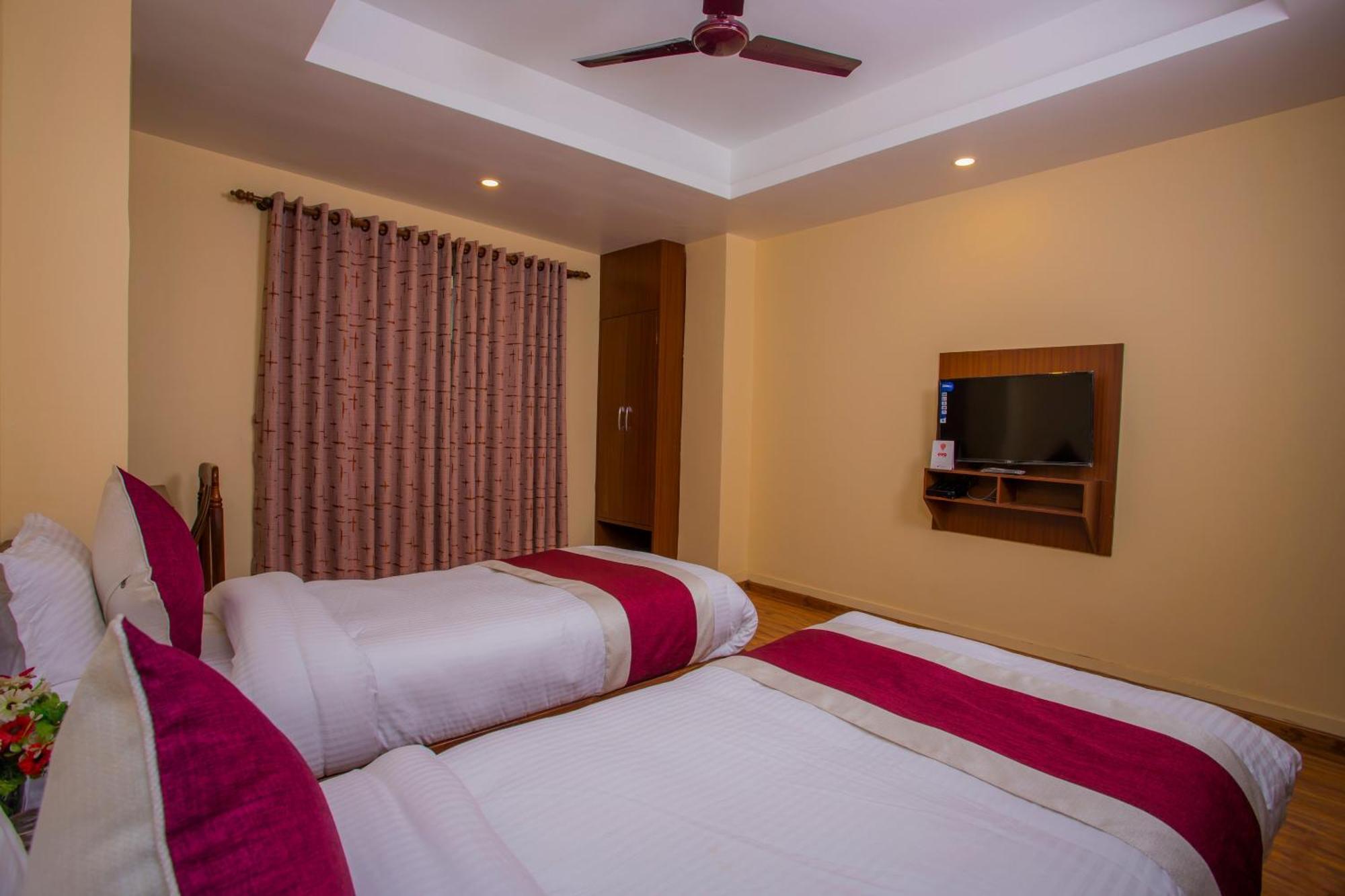 Oyo 273 Hotel Rara Palace Kathmandu Luaran gambar
